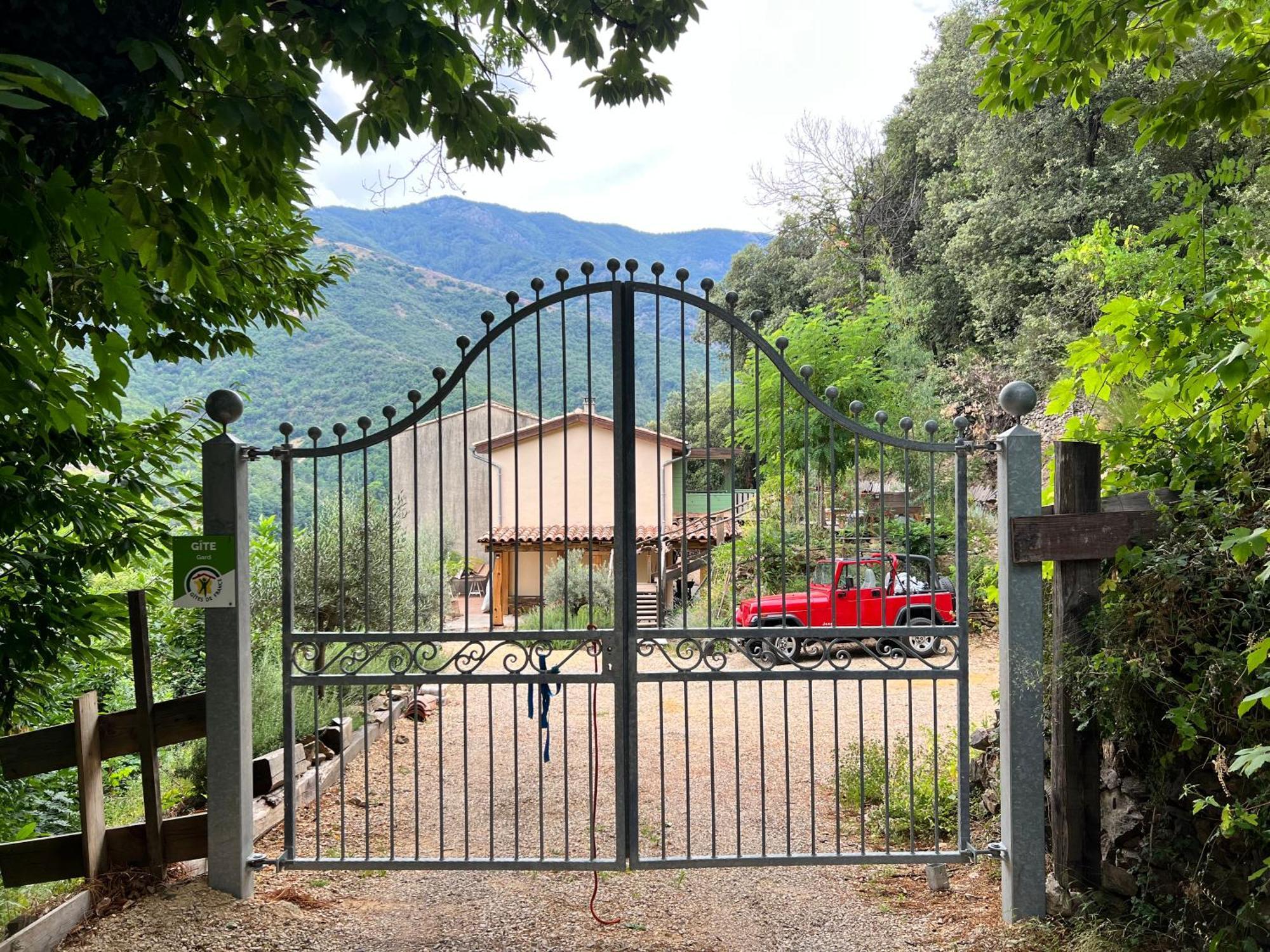 Les Magnels Bed and Breakfast Valleraugue Buitenkant foto
